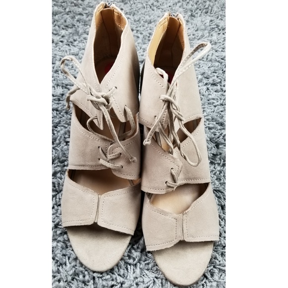 📍SOLD📍Franco Sarto | Gazella Lace up Peeptoe - Picture 2 of 6